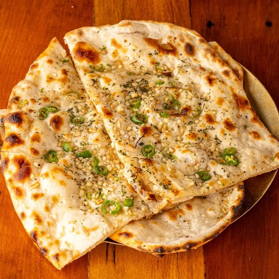 Garlic and green chilli naan